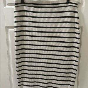 Banana Republic Black and White Ribbed Pencil Skirt Knee-length Casual